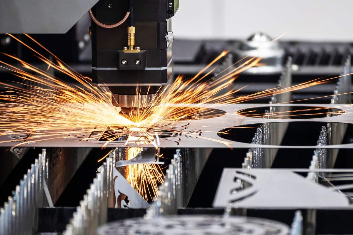 Reflective Tread Using Machine How Do Laser Cutting Machines Handle Reflective Materials - Maxcool CNC